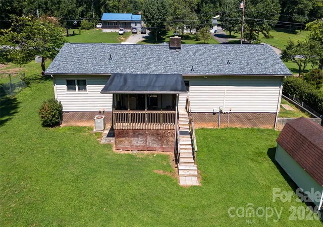 Photo 3 of Single family home for sale at 1292 Creekwood Dr, Morganton, NC 28655 | MLS# 4421743 | Listing updated on 2026-10-01