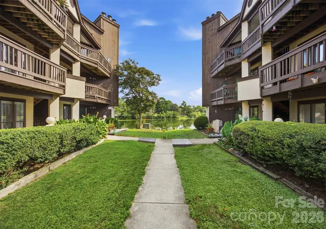 Listing Photo 2 - Condo for sale in building located at 8157 Cedar Gln Dr, Charlotte, NC 28212