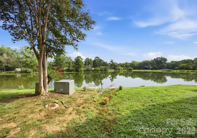 Listing Photo 1 - Condo for sale in building located at 8157 Cedar Gln Dr, Charlotte, NC 28212