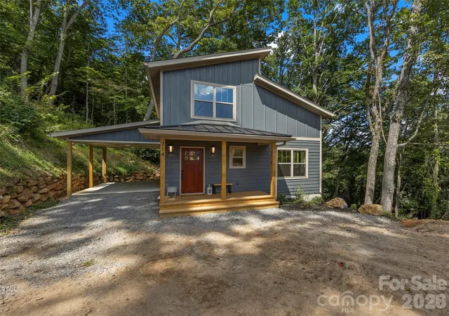 Photo 2 of Single family home for sale at 214 Aster Ridge Dr, Waynesville, NC 28786 | MLS# 4421869 | Listing updated on 2026-09-26