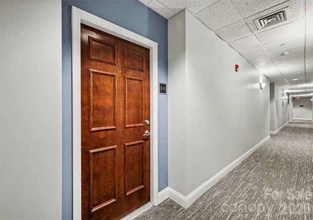 Photo 2 of Condo for sale at 300 W 5th Street #535, Charlotte, NC 28202 | MLS# 4421871 | Listing updated on 2026-10-06