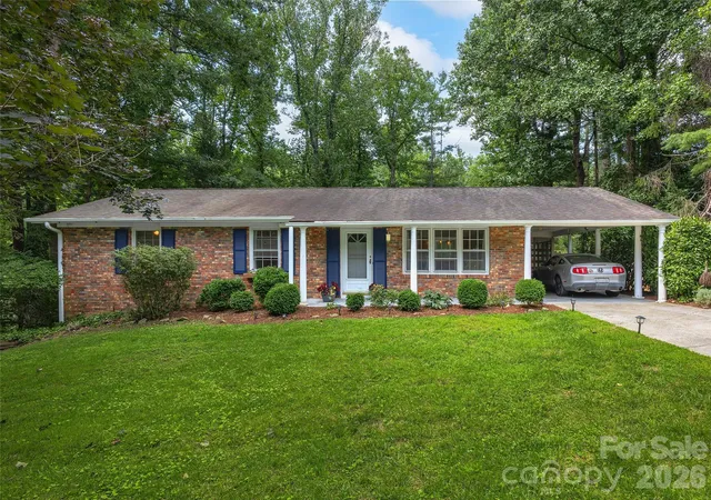 Photo 2 of Single family home for sale at 921 Indian Hl Rd, Hendersonville, NC 28791 | MLS# 4421924 | Listing updated on 2026-09-11