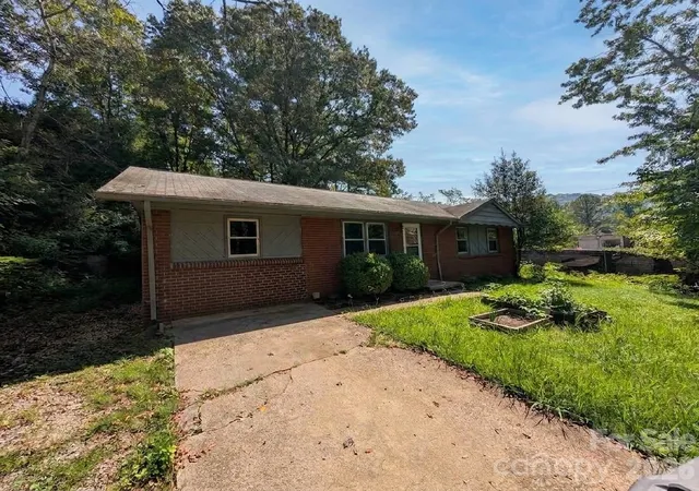 Single family home for sale at 202 Melody Cir, Swannanoa, NC 28778 | MLS# 4421934