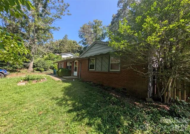 Photo 1 of Single family home for sale at 202 Melody Cir, Swannanoa, NC 28778 | MLS# 4421934 | Listing updated on 2026-10-01