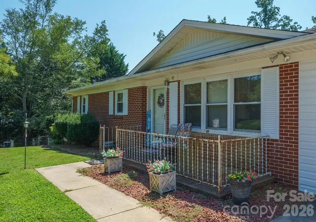 Photo 3 of Single family home for sale at 97 Willow Ct, Taylorsville, NC 28681 | MLS# 4422019 | Listing updated on 2026-09-24