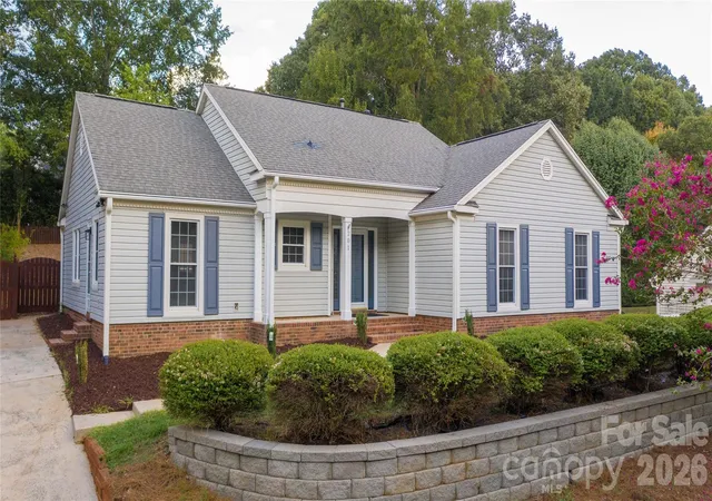 Photo 1 of Single family home for sale at 201 Sandymead Rd, Matthews, NC 28105 | MLS# 4422049 | Listing updated on 2026-09-13