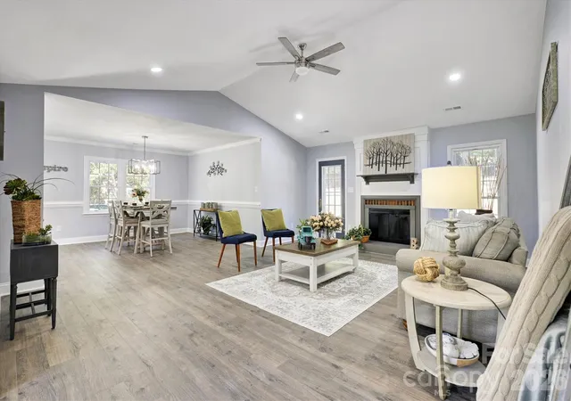 Photo 3 of Single family home for sale at 201 Sandymead Rd, Matthews, NC 28105 | MLS# 4422049 | Listing updated on 2026-09-13