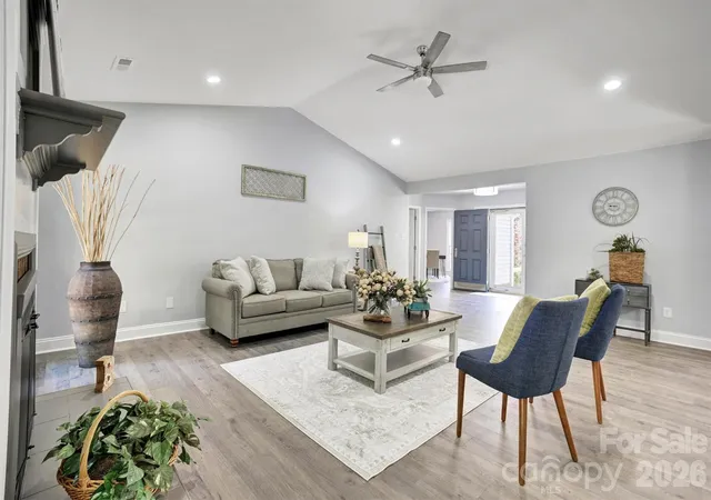 Photo 4 of Single family home for sale at 201 Sandymead Rd, Matthews, NC 28105 | MLS# 4422049 | Listing updated on 2026-09-13