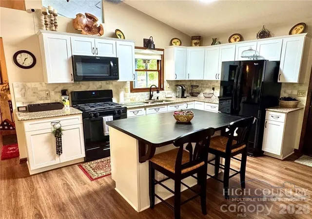 Photo 3 of Single family home for sale at 76 Whispering Pine Loop, Newland, NC 28657 | MLS# 4422053 | Listing updated on 2026-09-09