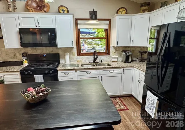 Photo 3 of Single family home for sale at 76 Whispering Pine Loop, Newland, NC 28657 | MLS# 4422053 | Listing updated on 2026-09-09
