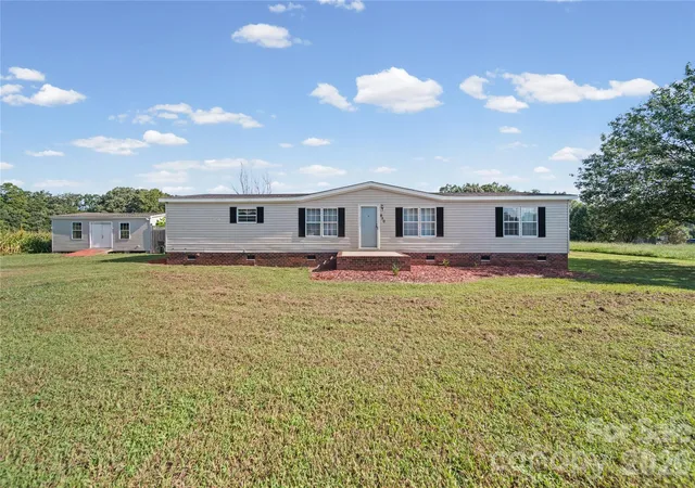 Photo 2 of Single family home for sale at 950 Weaver Rd, China Grove, NC 28023 | MLS# 4422115 | Listing updated on 2026-09-08