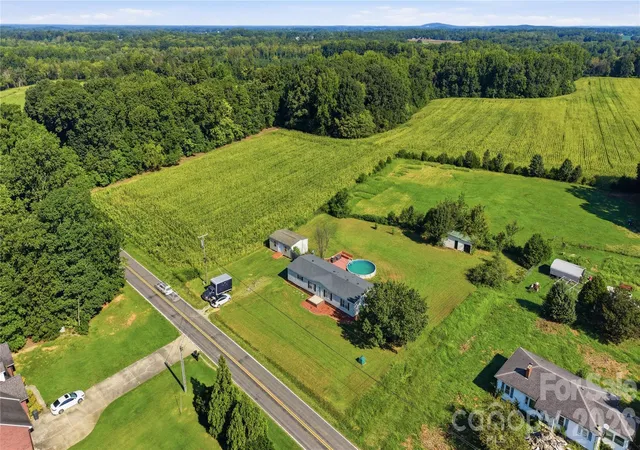 Photo 3 of Single family home for sale at 950 Weaver Rd, China Grove, NC 28023 | MLS# 4422115 | Listing updated on 2026-09-08