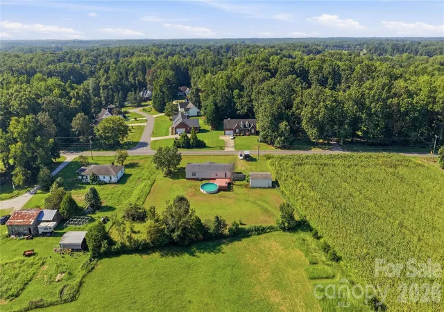 Photo 4 of Single family home for sale at 950 Weaver Rd, China Grove, NC 28023 | MLS# 4422115 | Listing updated on 2026-09-08