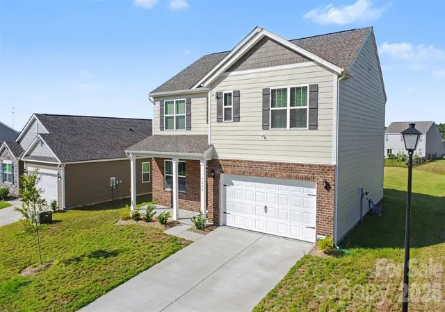 Photo 4 of Single family home for sale at 3008 Sassafras Trl, Gastonia, NC 28056 | MLS# 4422128 | Listing updated on 2026-10-07