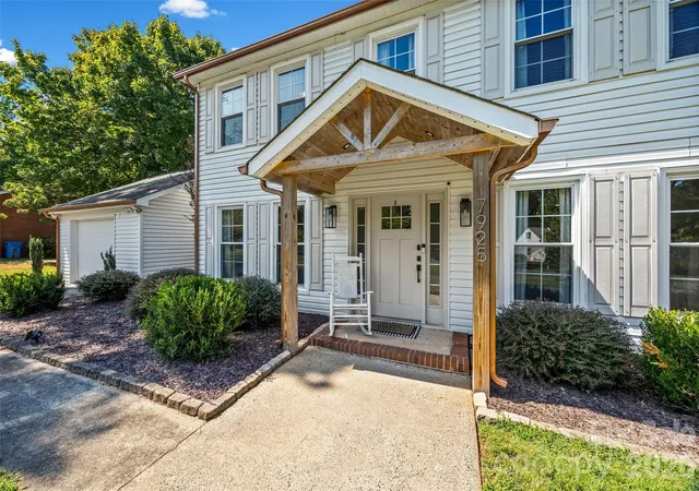 Photo 4 of Single family home for sale at 7925 Jefferson Colony Rd, Mint Hill, NC 28227 | MLS# 4422133 | Listing updated on 2026-09-15