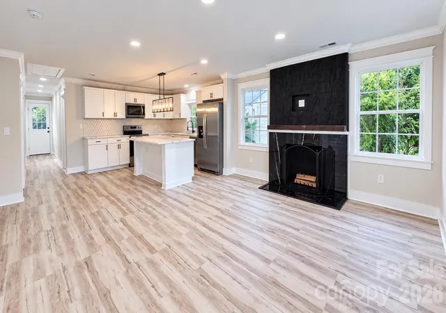 Photo 4 of Single family home for sale at 142 S Morrow Ave, Albemarle, NC 28001 | MLS# 4422142 | Listing updated on 2026-09-15
