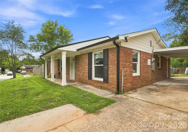 Photo 3 of Single family home for sale at 3601 Fagan Way, Charlotte, NC 28216 | MLS# 4422148 | Listing updated on 2026-09-15