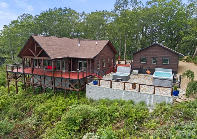 Photo 2 of Single family home for sale at 2107 Miller Mountain Rd, Saluda, NC 28773 | MLS# 4422160 | Listing updated on 2026-09-09