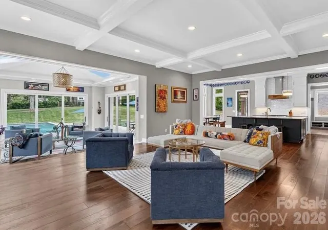Photo 3 of Single family home for sale at 842 Linda Ln, Charlotte, NC 28211 | MLS# 4422188 | Listing updated on 2026-10-24