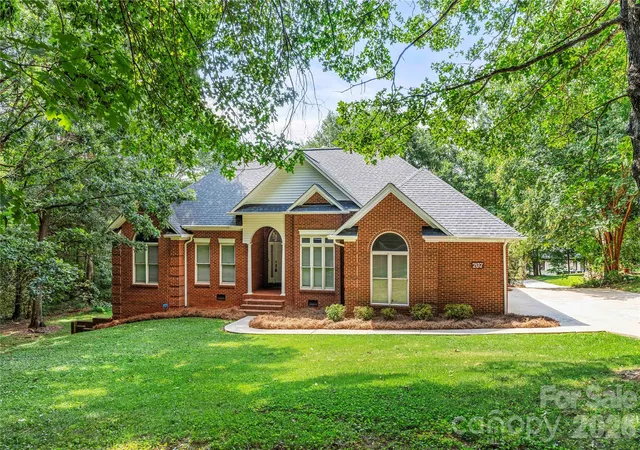 Photo 1 of Single family home for sale at 207 Hollow Rd, Lincolnton, NC 28092 | MLS# 4422229 | Listing updated on 2026-09-14