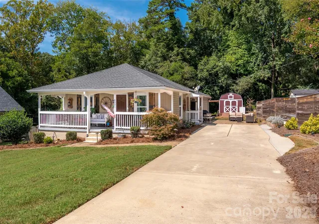 Photo 3 of Single family home for sale at 802 Fargo Dr Sw, Concord, NC 28027 | MLS# 4422256 | Listing updated on 2026-09-13
