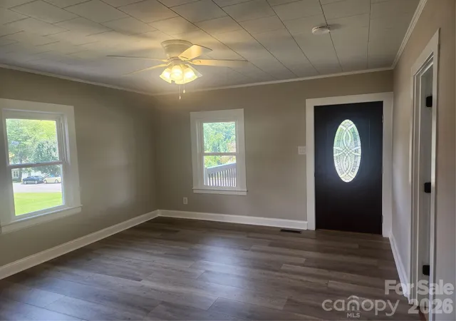 Photo 3 of Single family home for sale at 8 N Summit Ave, Granite Falls, NC 28630 | MLS# 4422269 | Listing updated on 2026-09-14