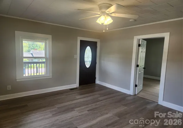 Photo 3 of Single family home for sale at 8 N Summit Ave, Granite Falls, NC 28630 | MLS# 4422269 | Listing updated on 2026-09-14