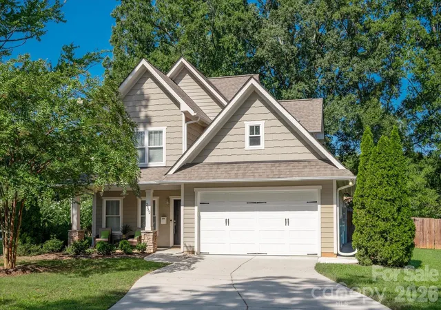Photo 1 of Single family home for sale at 2562 Roseview Ln, Charlotte, NC 28205 | MLS# 4422319 | Listing updated on 2026-10-13
