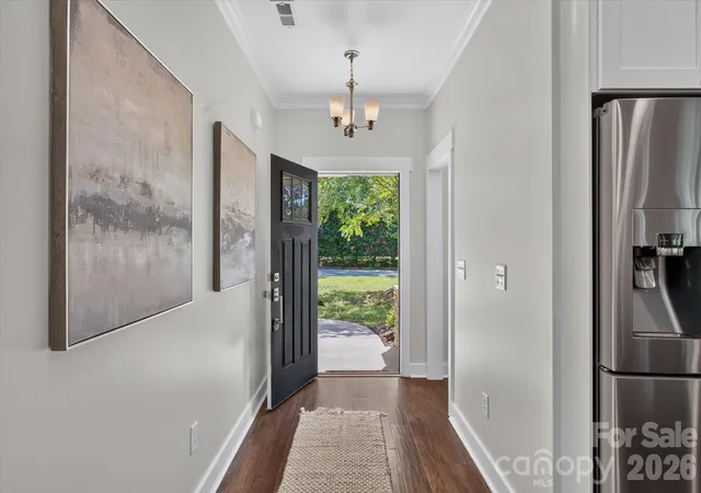 Photo 4 of Single family home for sale at 2562 Roseview Ln, Charlotte, NC 28205 | MLS# 4422319 | Listing updated on 2026-10-13
