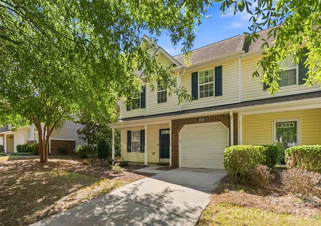 Photo 2 of Townhouse for sale at 4829 Grier Farm Ln, Charlotte, NC 28270 | MLS# 4422353 | Listing updated on 2026-10-17