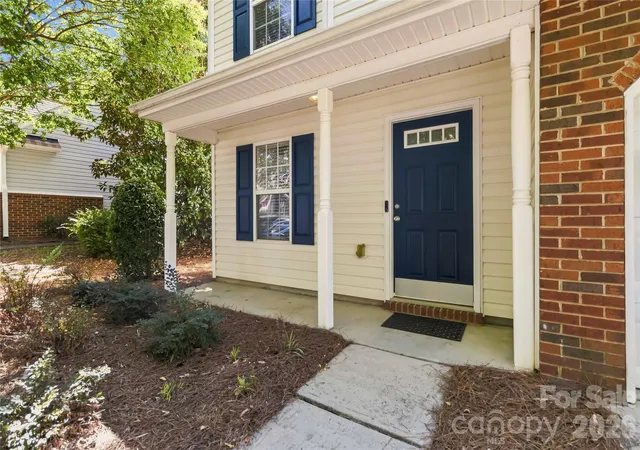 Photo 3 of Townhouse for sale at 4829 Grier Farm Ln, Charlotte, NC 28270 | MLS# 4422353 | Listing updated on 2026-10-17