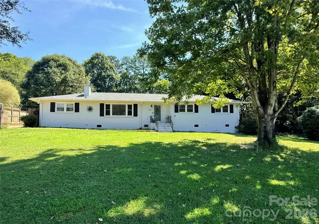 Photo 1 of Sale Pending at 1442 Plumcrest Dr, Charlotte, NC 28216 | MLS# 4422358 | Listing updated on 2026-09-15