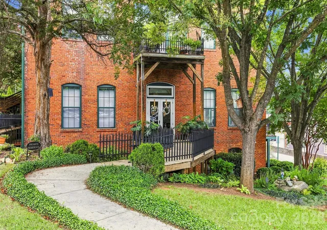 Photo 2 of Condo for sale at 102 Russell St #204, Easley, SC 29640 | MLS# 4422396 | Listing updated on 2026-10-08