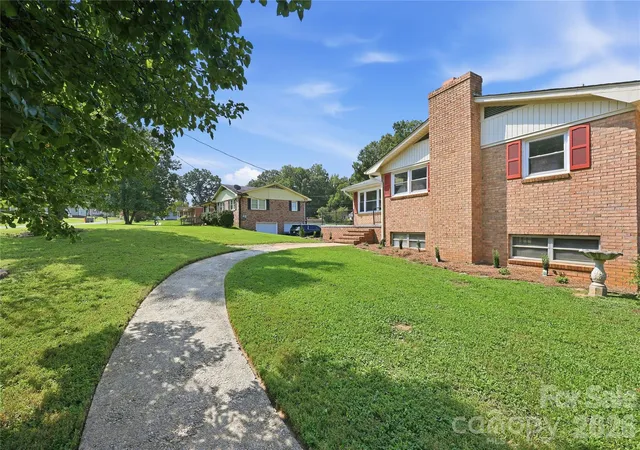 Photo 2 of Single family home for sale at 1014 Hoke St, Kannapolis, NC 28081 | MLS# 4422401 | Listing updated on 2026-09-21