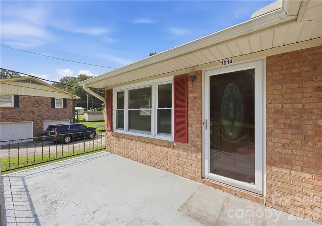 Photo 3 of Single family home for sale at 1014 Hoke St, Kannapolis, NC 28081 | MLS# 4422401 | Listing updated on 2026-09-21