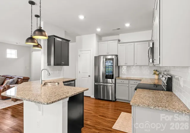 Photo 4 of Single family home for sale at 12866 Canterbury Castle Dr, Charlotte, NC 28273 | MLS# 4422409 | Listing updated on 2026-09-21