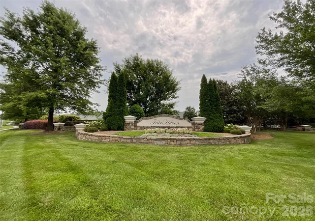 Photo 34 of Single family home for sale at 2005 Yellow Daisy Dr, Matthews, NC 28104 | MLS# 4422414 | Listing updated on 2026-10-07