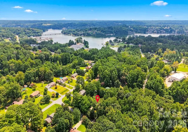 Photo 2 of Sale Pending at 37 Home Pl Ln, Hickory, NC 28601 | MLS# 4422455 | Listing updated on 2026-09-11
