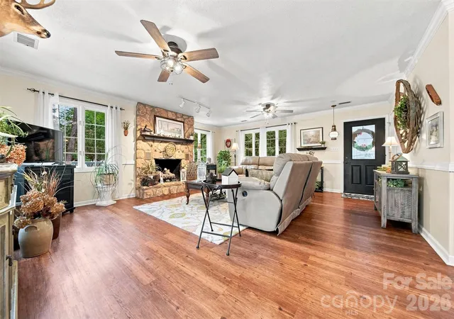 Photo 3 of Sale Pending at 37 Home Pl Ln, Hickory, NC 28601 | MLS# 4422455 | Listing updated on 2026-09-11