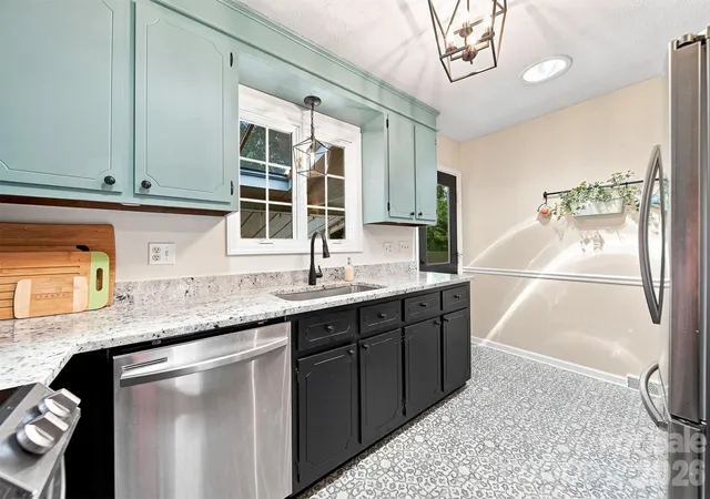 Photo 4 of Sale Pending at 37 Home Pl Ln, Hickory, NC 28601 | MLS# 4422455 | Listing updated on 2026-09-11