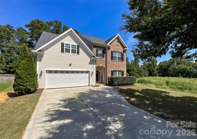 Photo 1 of Single family home for sale at 6019 Grassy Knoll Cir, Matthews, NC 28104 | MLS# 4422466 | Listing updated on 2026-09-22