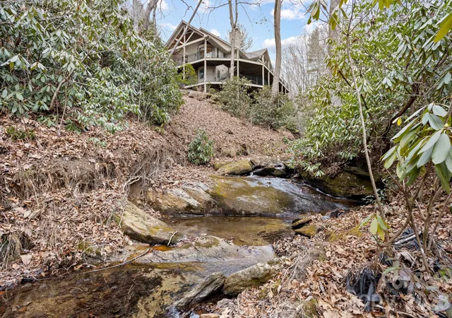 Photo 3 of Single family home for sale at 175 Overlook Dr, Flat Rock, NC 28731 | MLS# 4422500 | Listing updated on 2026-09-09