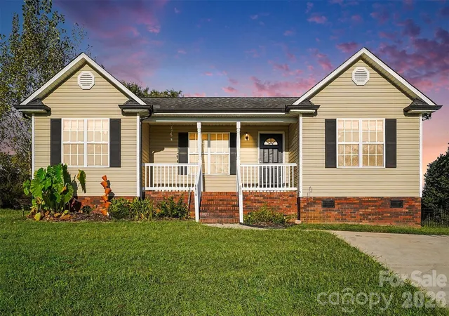 Photo 1 of Single family home for sale at 4610 Tyne Castle Ct, Concord, NC 28025 | MLS# 4422522 | Listing updated on 2026-09-12