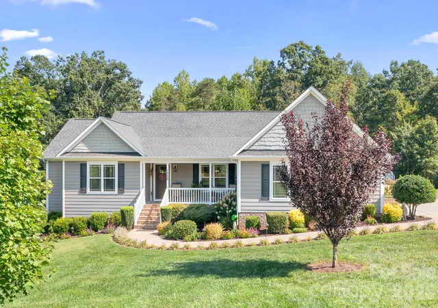 Photo 2 of Single family home for sale at 1928 Cordia Cir, Newton, NC 28658 | MLS# 4422534 | Listing updated on 2026-09-15
