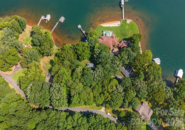 Photo 3 of Single family home for sale at 4912 Lynwood Rd, Sherrills Ford, NC 28673 | MLS# 4422562 | Listing updated on 2026-09-09