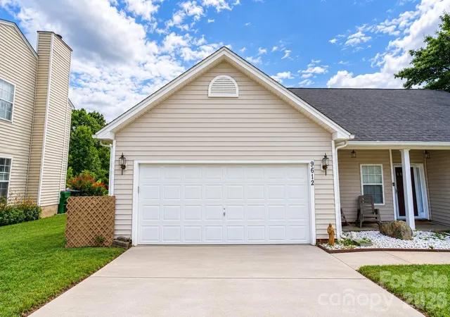 Photo 1 of Single family home for sale at 9612 Veronica Dr, Charlotte, NC 28215 | MLS# 4422577 | Listing updated on 2026-09-22