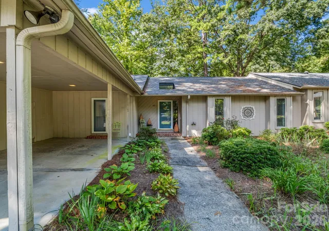 Photo 3 of Condo for sale at 55 Diamond Ridge Ln, Columbus, NC 28722 | MLS# 4422585 | Listing updated on 2026-09-29