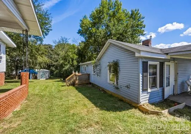 Photo 4 of Single family home for sale at 404 Clinton Ave, Lancaster, SC 29720 | MLS# 4422592 | Listing updated on 2026-10-08