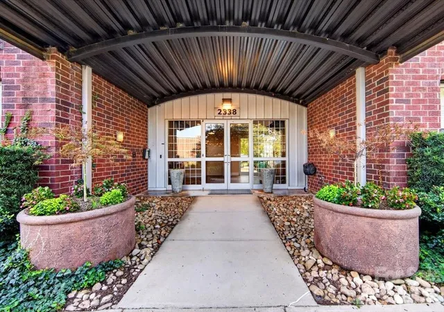 Photo 2 of Condo for sale at 2338 Yadkin Ave #506, Charlotte, NC 28205 | MLS# 4422594 | Listing updated on 2026-09-26