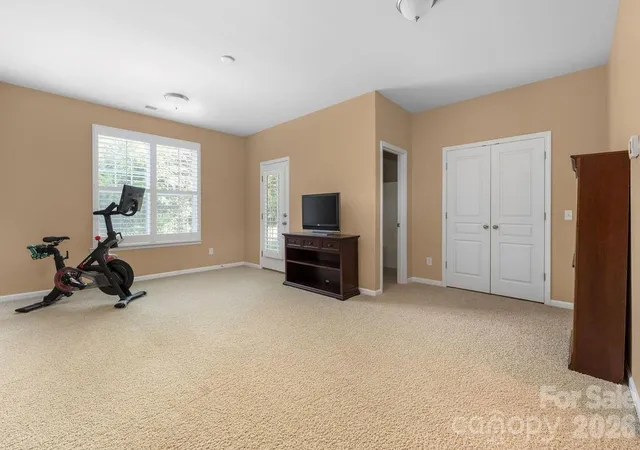 Photo 4 of Sale Pending at 11194 Bridgewater Dr, Huntersville, NC 28078 | MLS# 4422691 | Listing updated on 2026-10-20